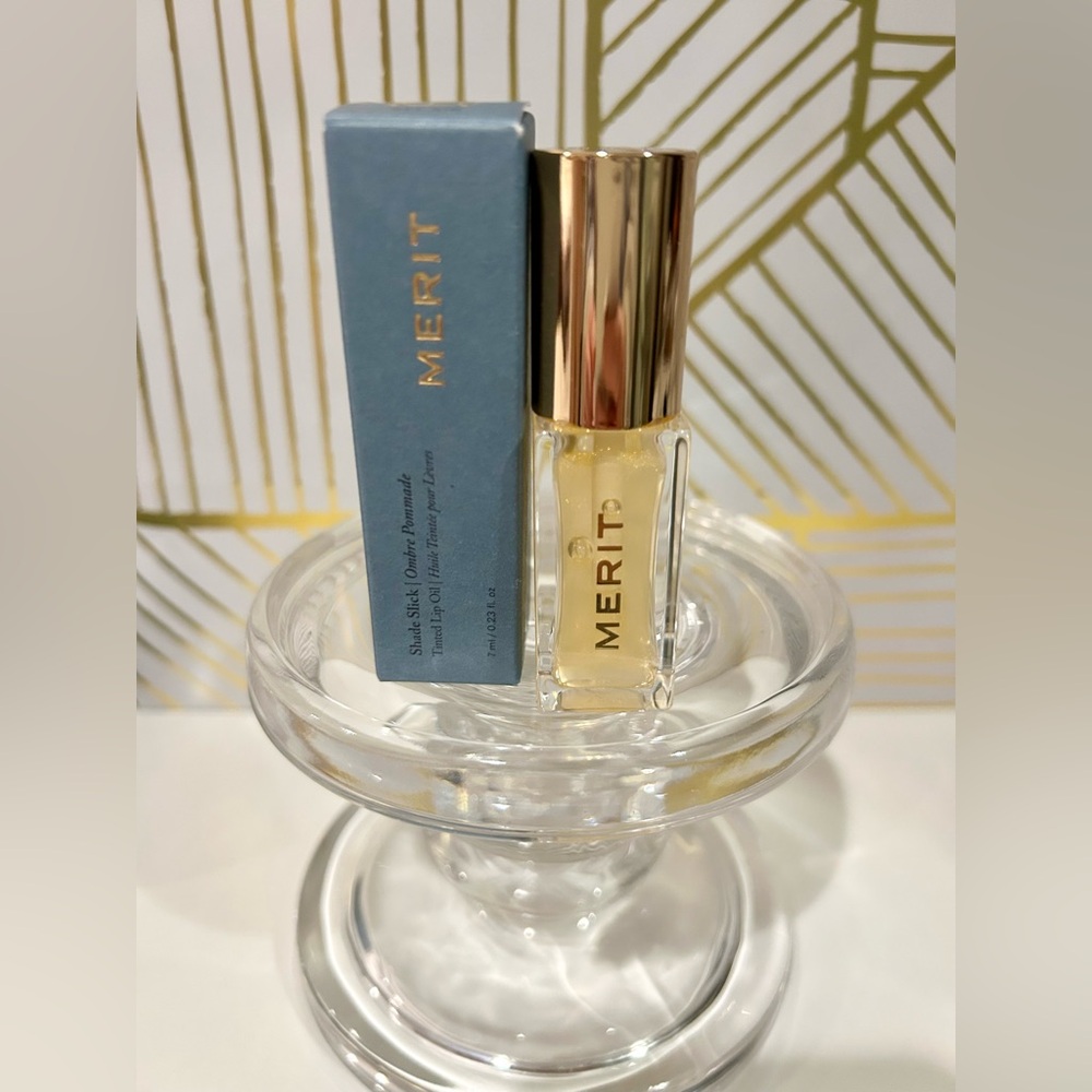 ✨MERIT Shade Slick Tinted Lip Oil | Bel Air Discontinued Favorite | New in box ✨ - Picture 2 of 3